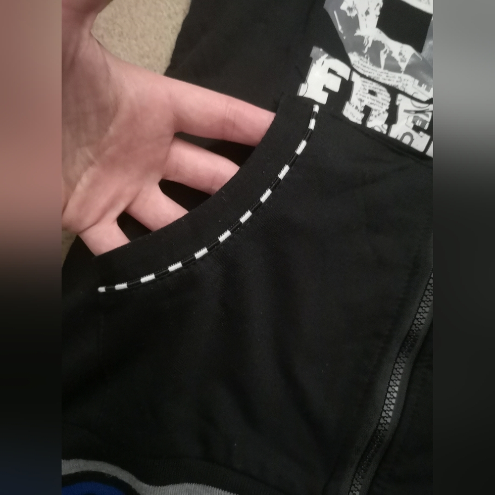 Men Black Sleeveless Hoodie with 86 Graphic - Picture 3 of 3